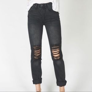 FOX BLACK HIGH WAISTED AWESOME BAGGIES
SKU:19487