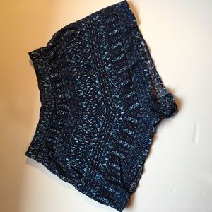 DIVIDED blue patterned shorts