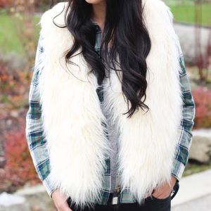 american eagle fur vest!