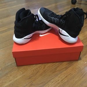 Nike hyperdunk basketball shoes