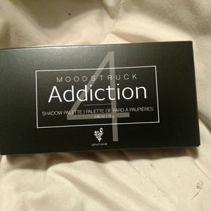 Younique Addiction Palette 4