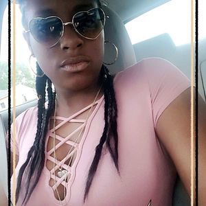 Meet your Posher, Jade