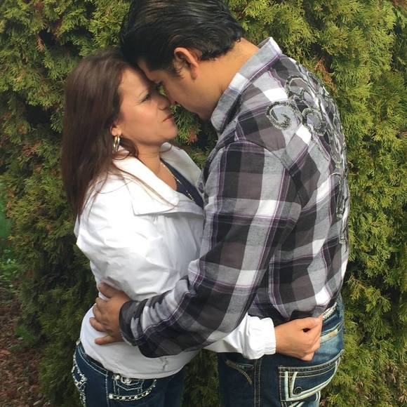 Meet your Posher, Gloria - Picture 1 of 1