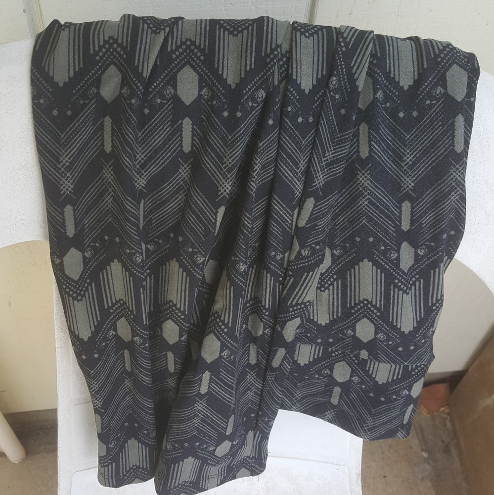 Lularoe TC geometric leggings