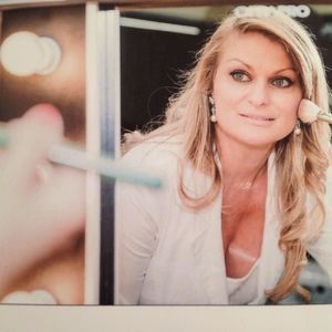 Meet your Posher, Eliane