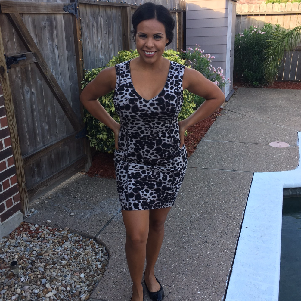 JENNIFER LOPEZ- Leopard V-Neck dress- SZ 6