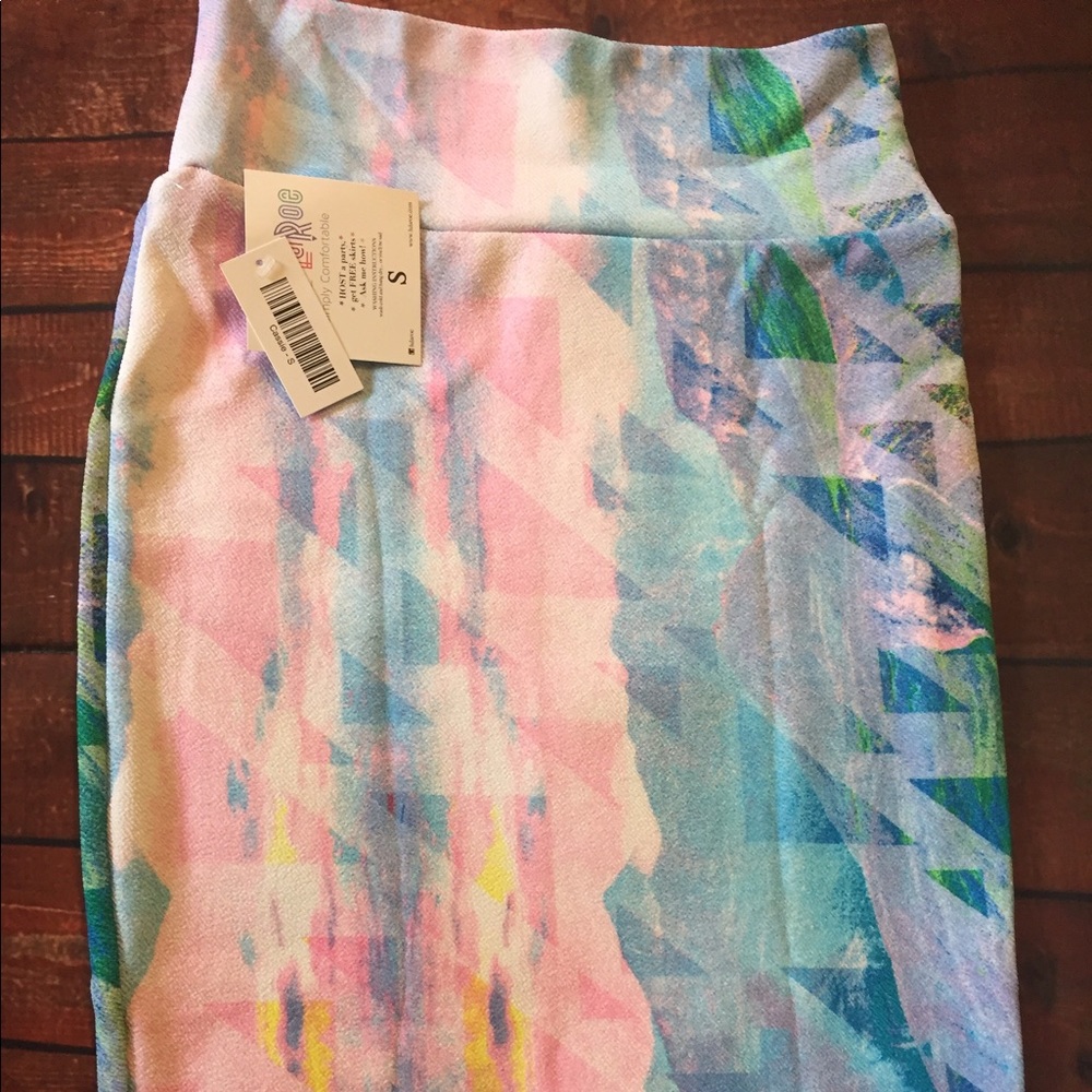 LuLaRoe Cassie.