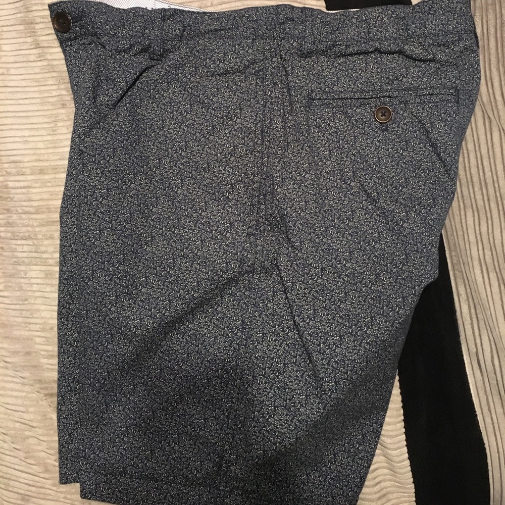Shorts - Picture 4 of 5