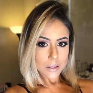 Meet your Posher, Vanessa