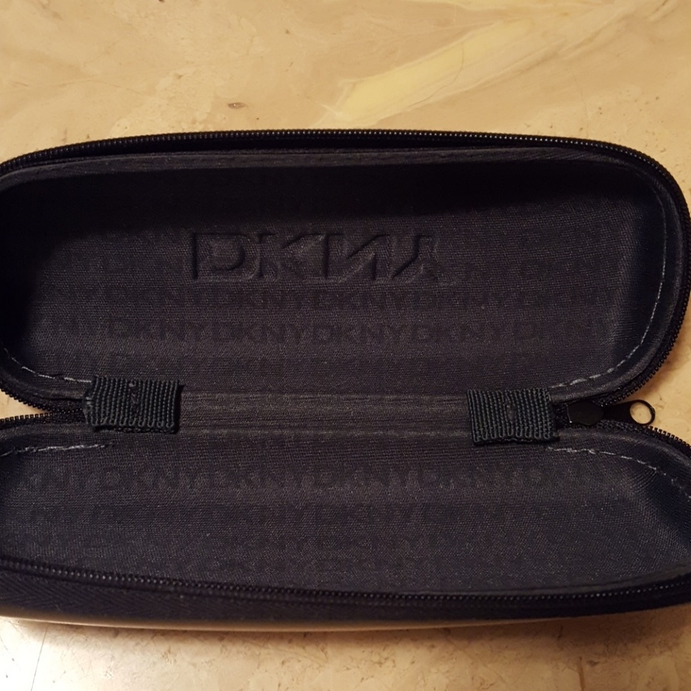Dnky Eyeglass Case And Frames - image 2