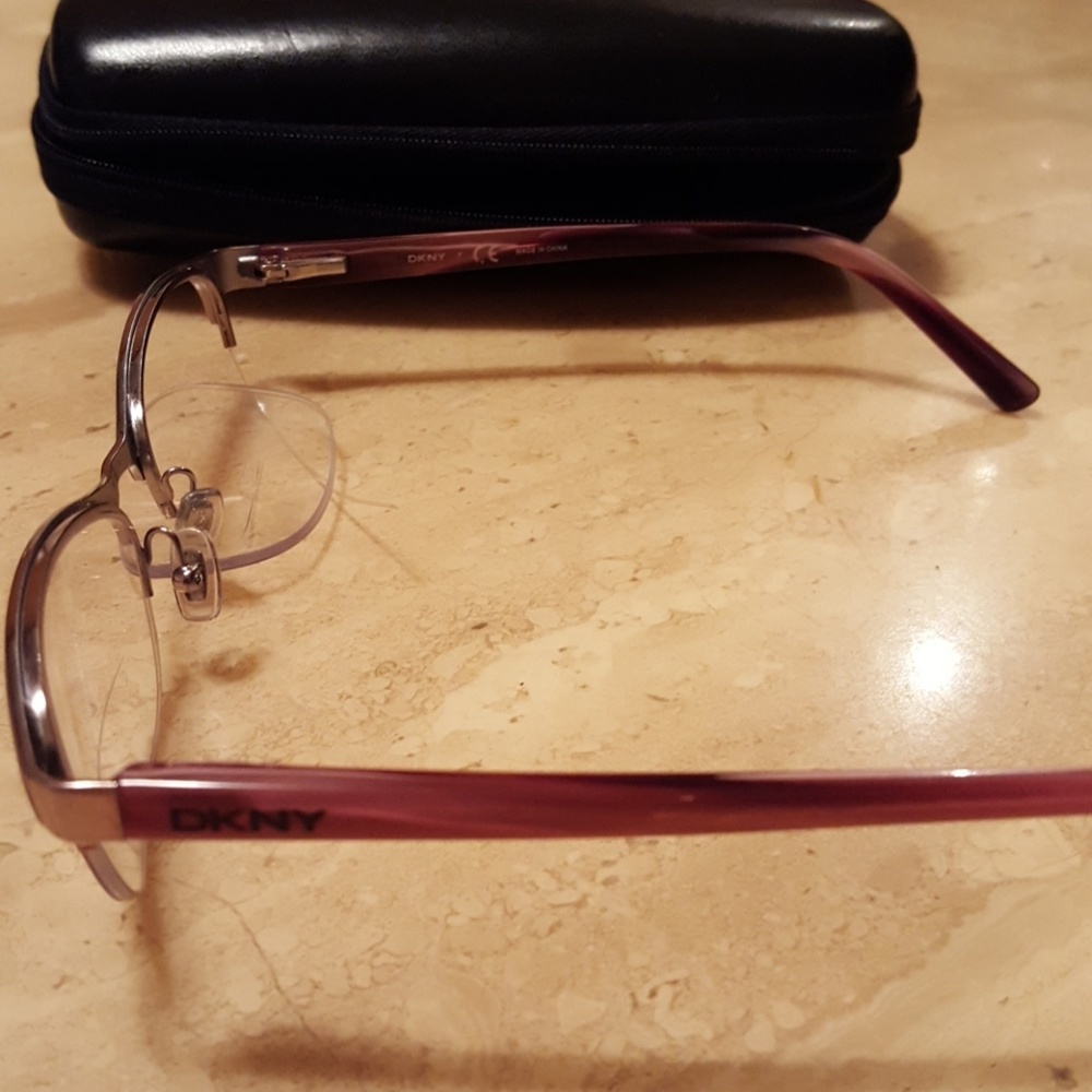 Dnky Eyeglass Case And Frames - image 5