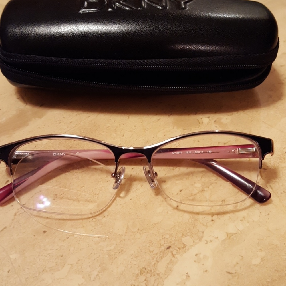Dnky Eyeglass Case And Frames - image 6
