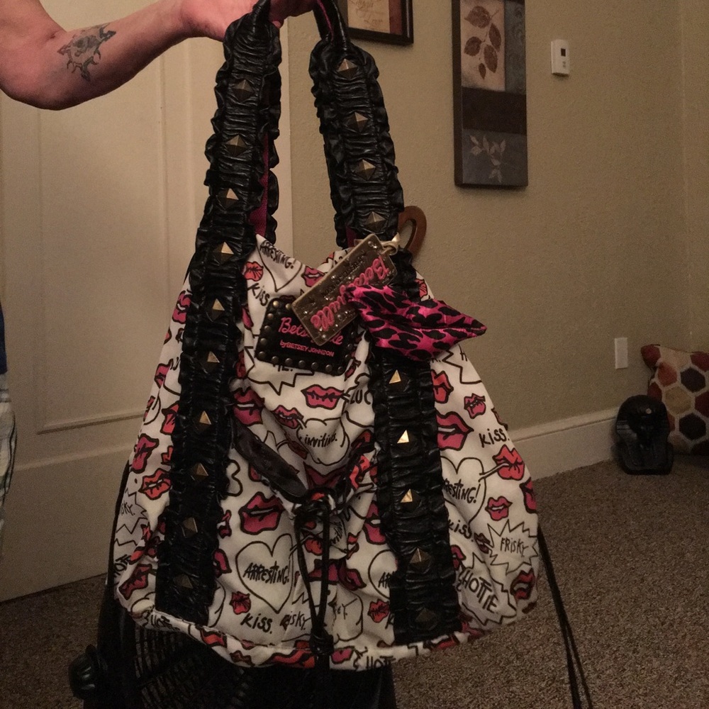 Beautiful Betsey Johnson  Betseyville💋