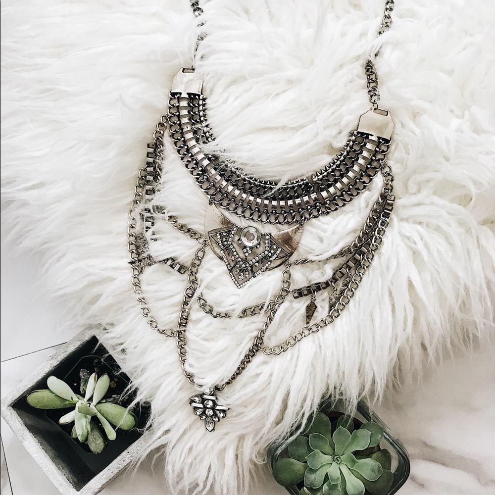 Lulu's statement necklace