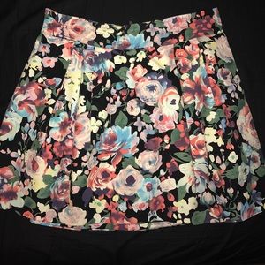 Cute Floral High-waisted Skirt from H&M