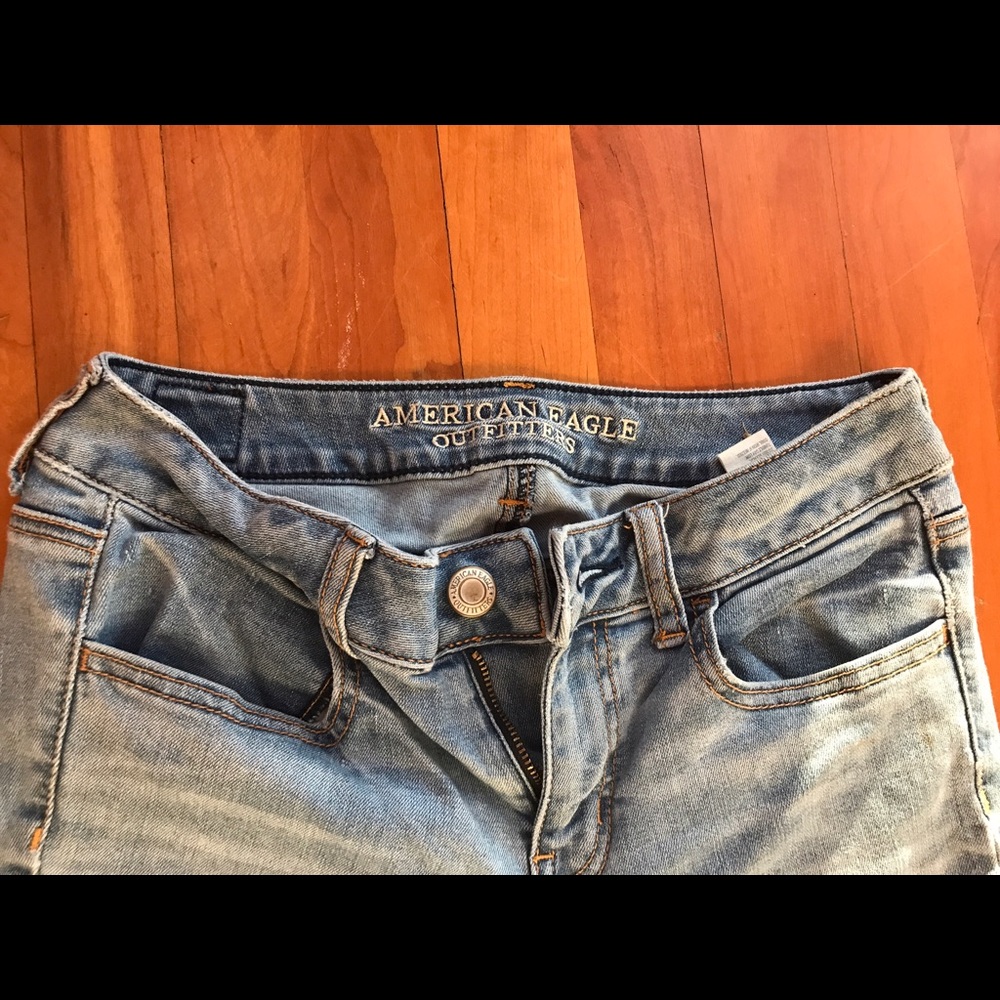 light wash American Eagle mid-rise jeans