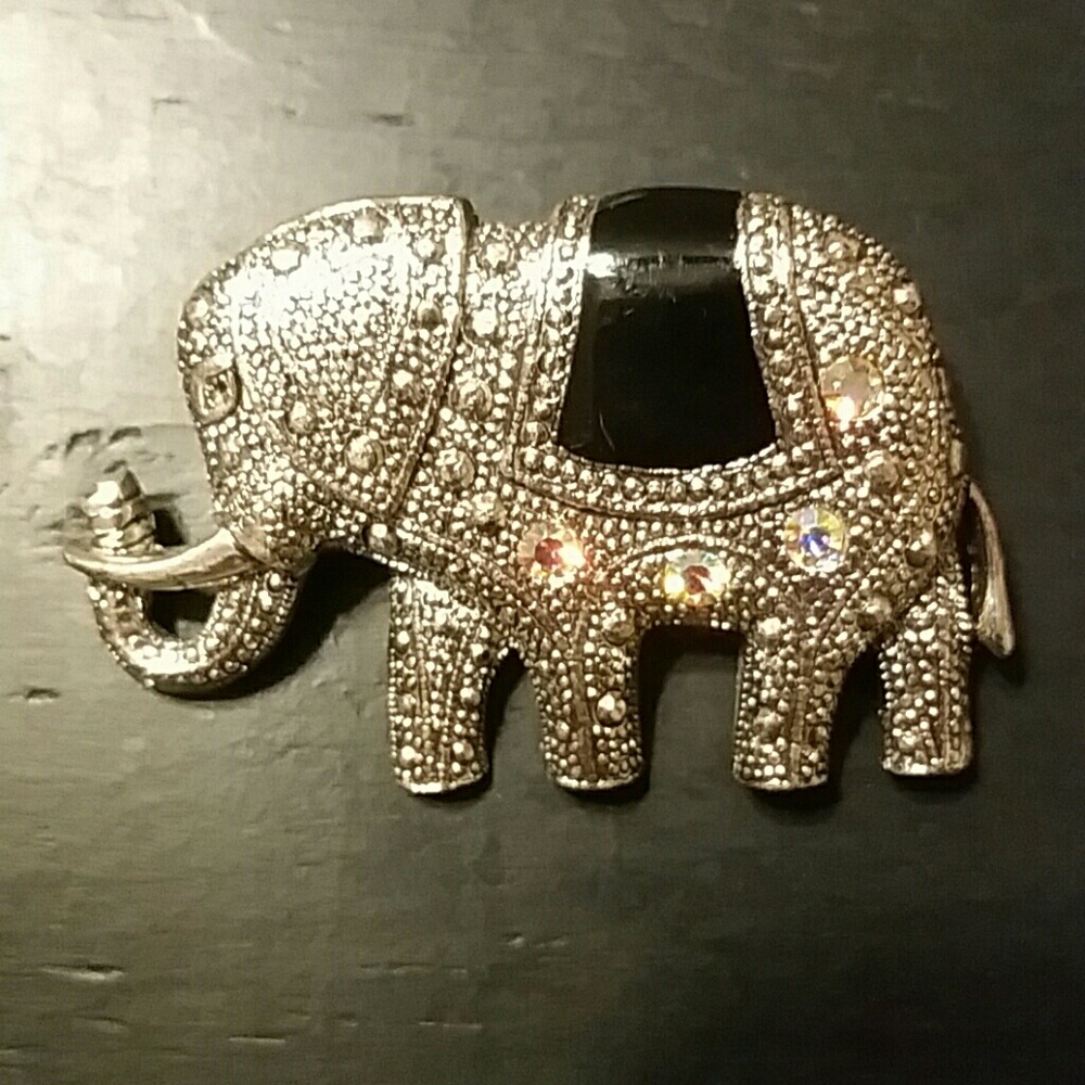 *SOLD* Elephant Pin