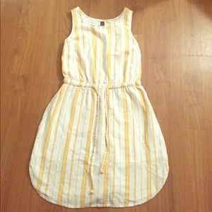 Old Navy linen-style dress