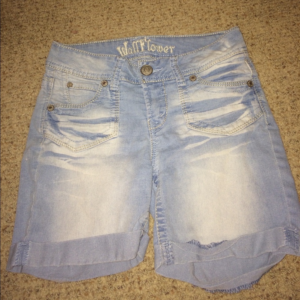 Wallflower shorts