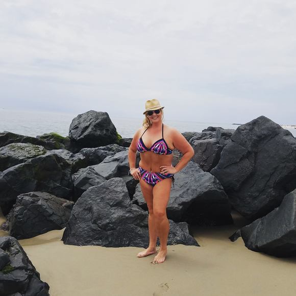 Meet your Posher, Jessica - Picture 1 of 5