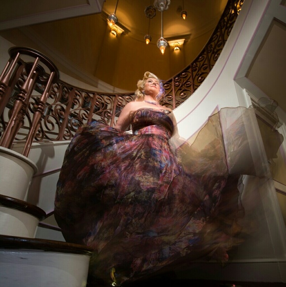 Meet your Posher, Jessica - Picture 3 of 5