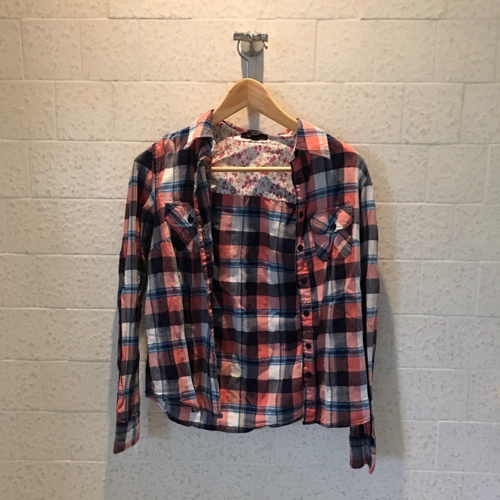 IRIS Los Angeles / Plaid Button-Up Shirt