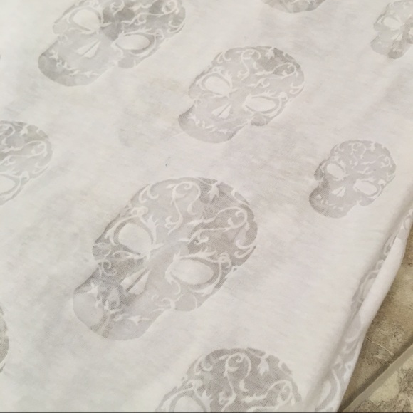 H&M DIVIDED white sugar skull tank top - Picture 6 of 7