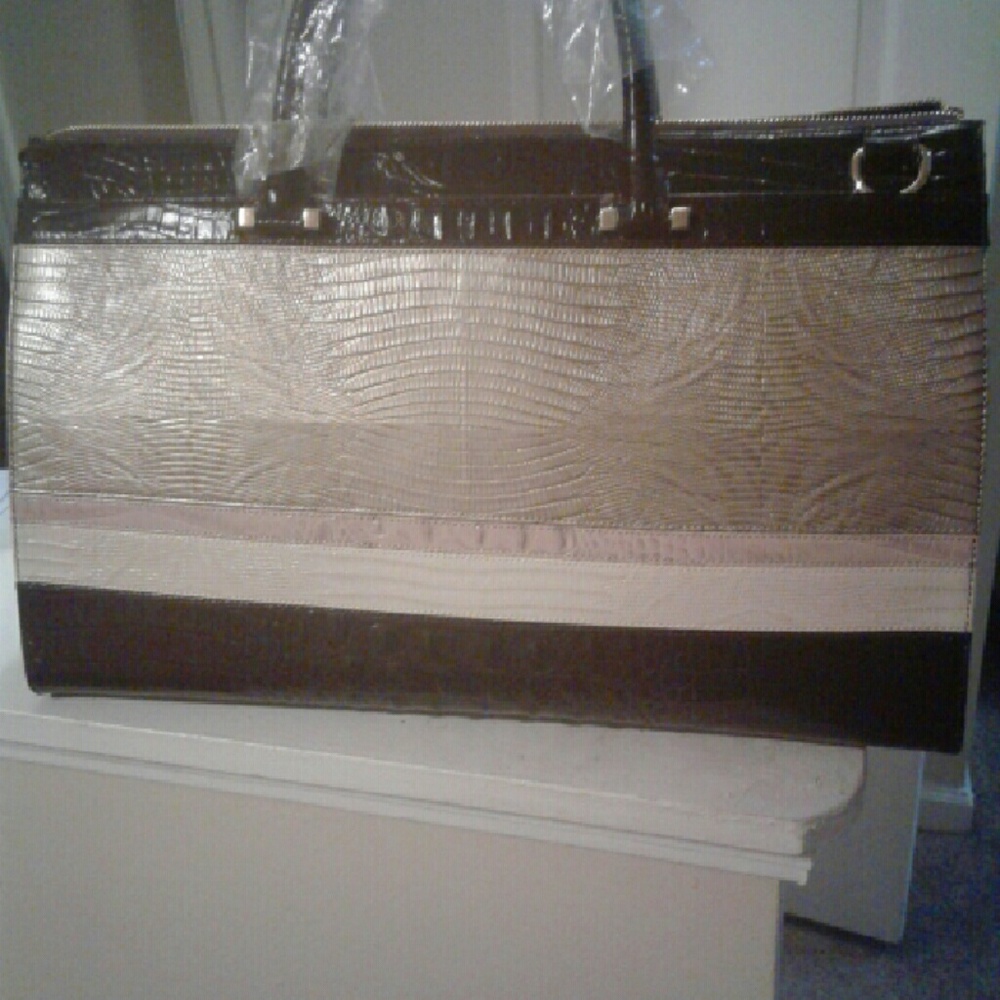 Brahmin weekender