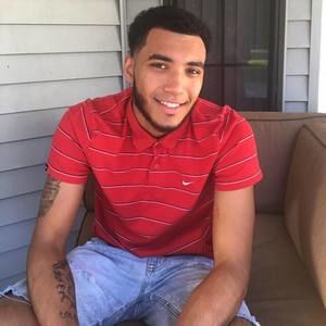 Meet your Posher, Derrick