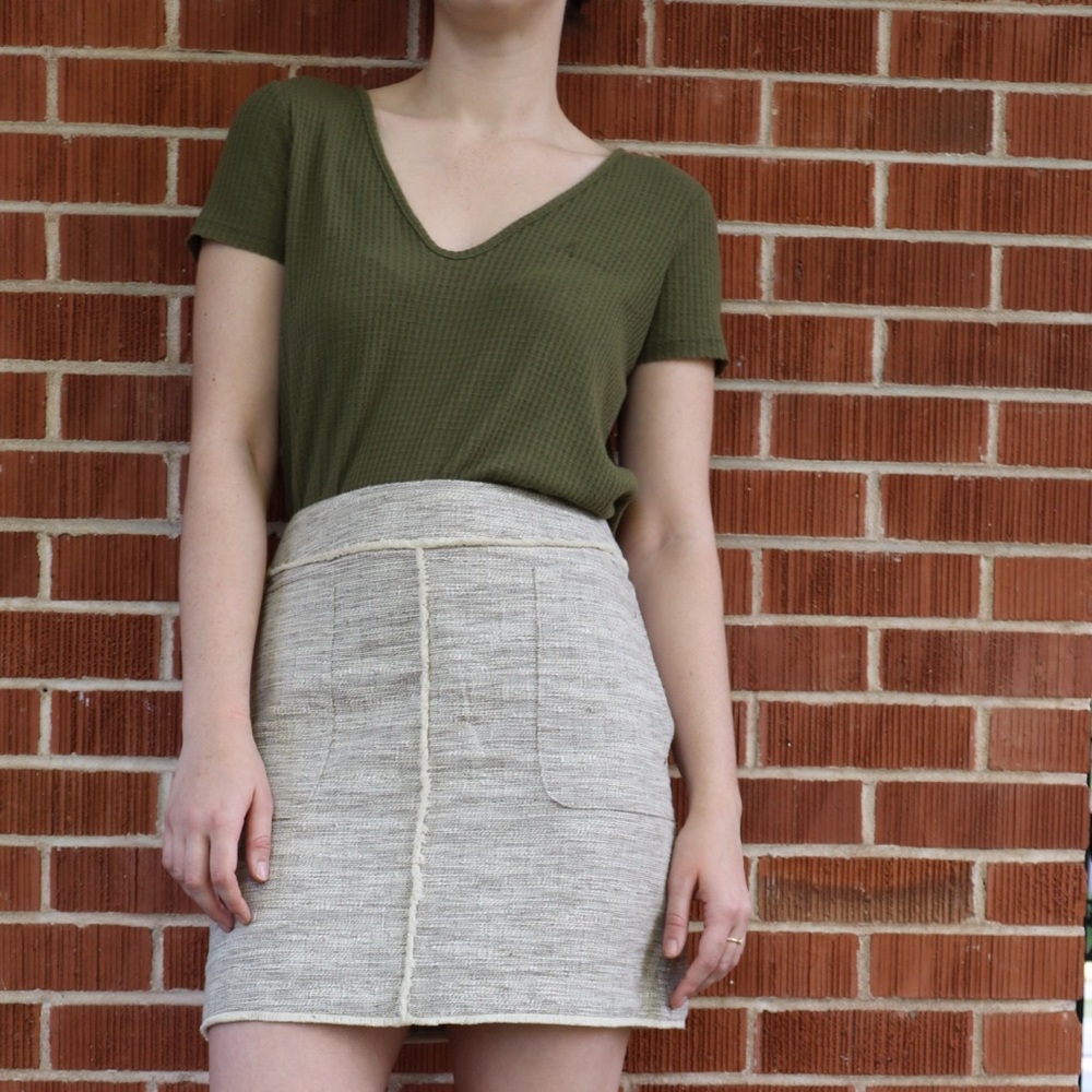 {h&m} cream skirt with pockets