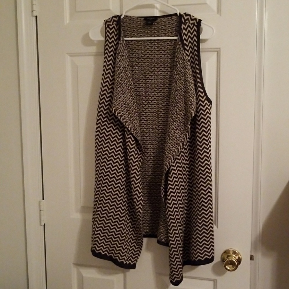 Sleeveless cardigan