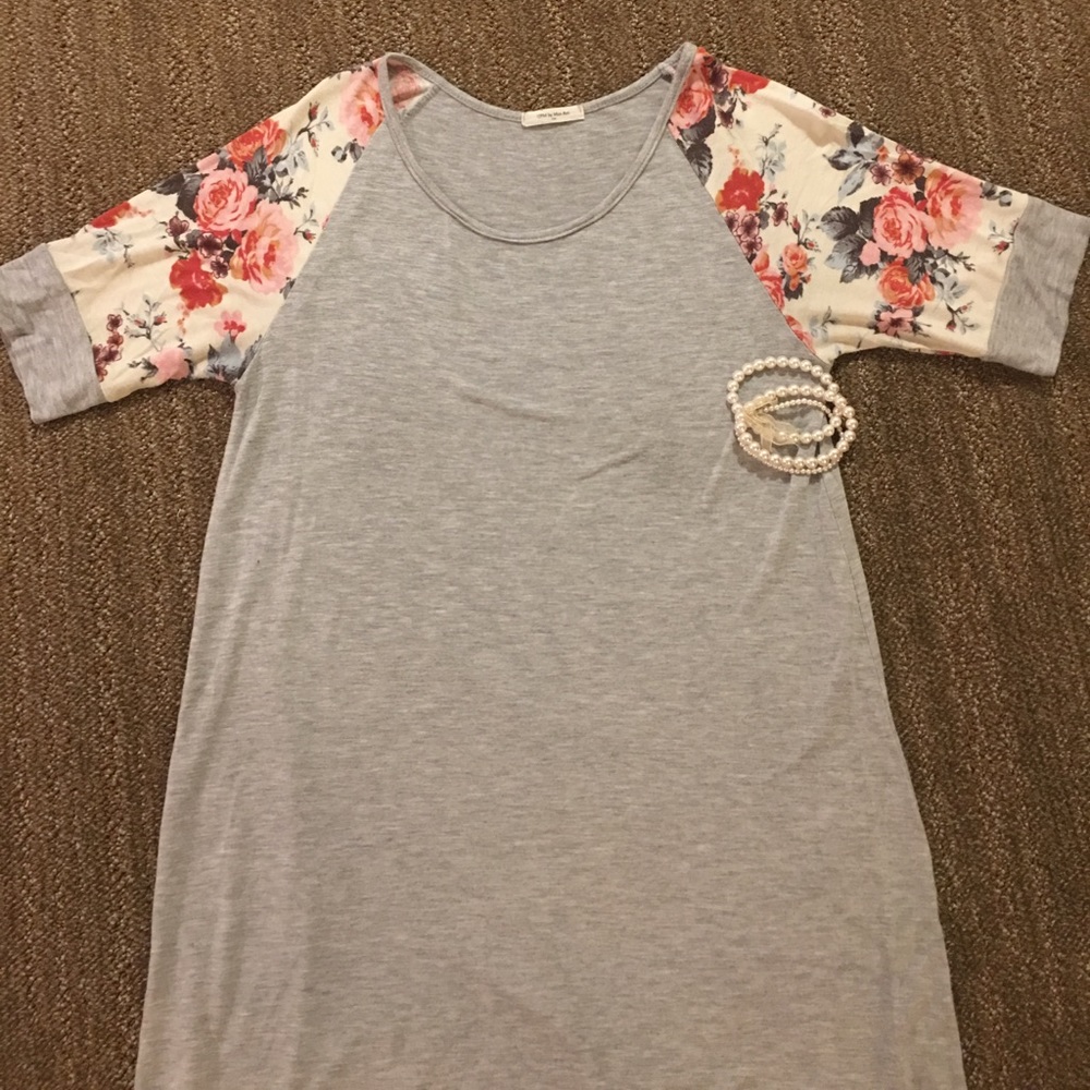 Quarter sleeve shirt