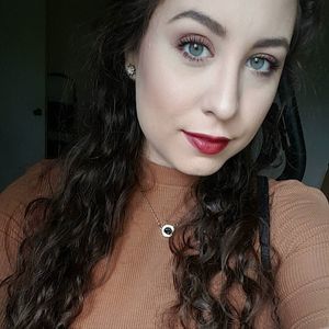 Meet your Posher, Talia