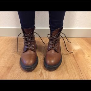 Dr. Martens Originals in Brown