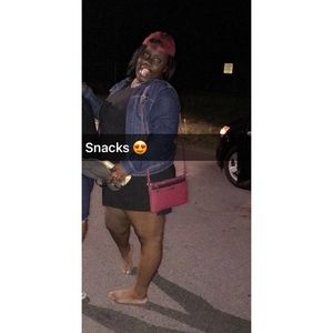 Meet your Posher, Kenesha