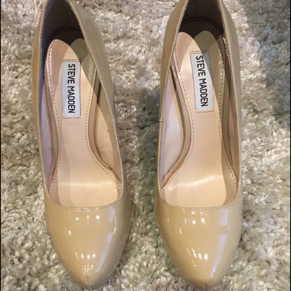 Steve Madden Nude Paten Leather Heels
