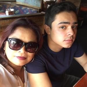 Meet your Posher, Flora