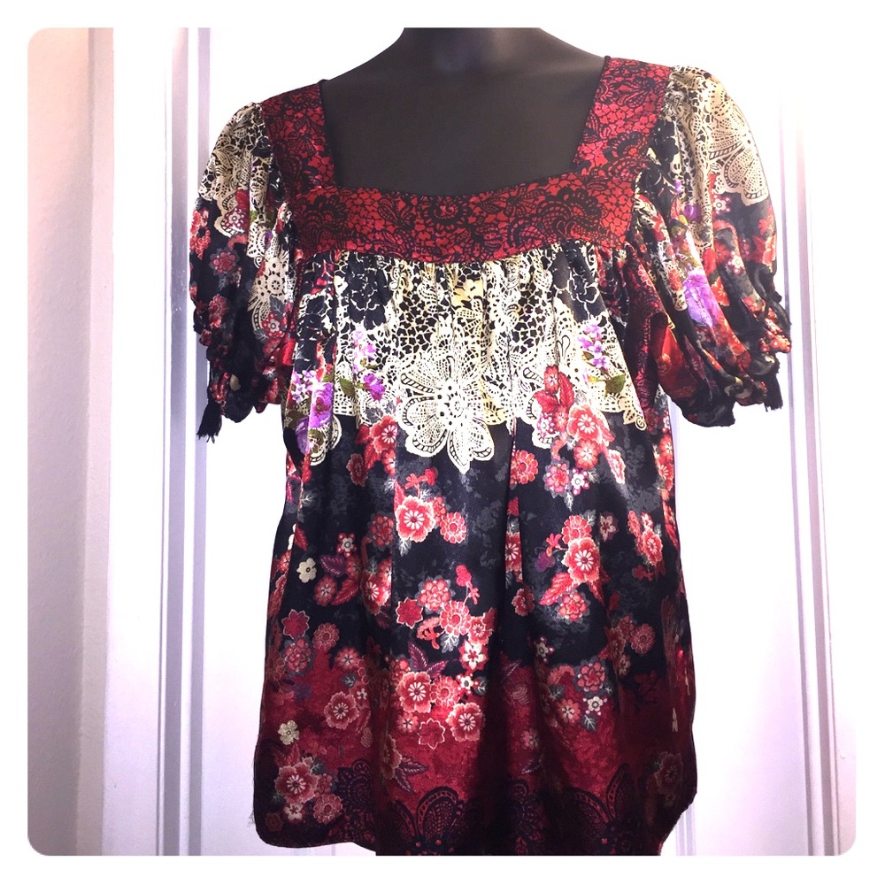 Queen You by Avenue blouse