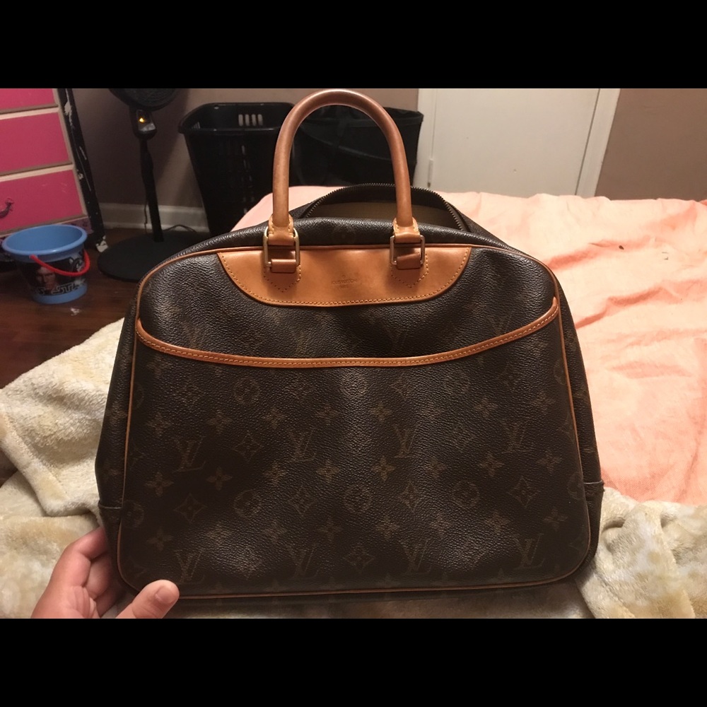 Louis Vuitton deauville ONE HOUR SALE!