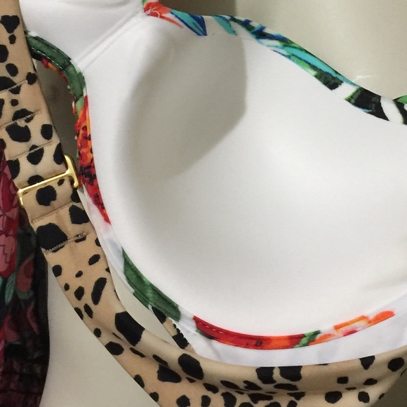 Victoria Secret Swim Top Size 34B - Picture 6 of 6