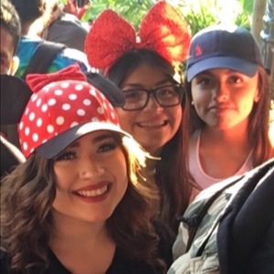 Meet your Posher, Evelyn