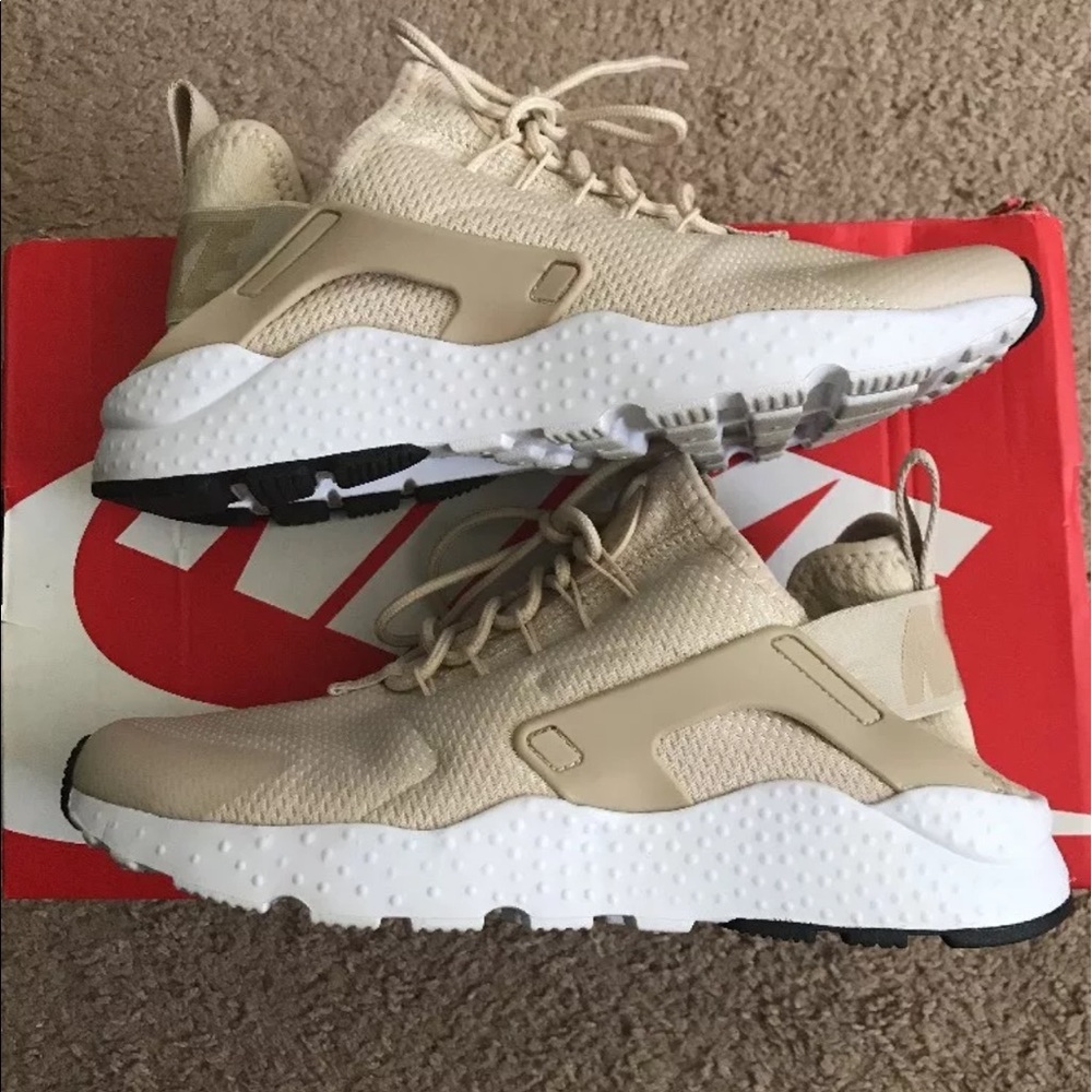 Nike Huarache Women's Sneakers