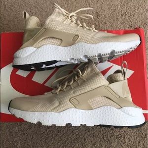 Nike Huarache Women's Sneakers