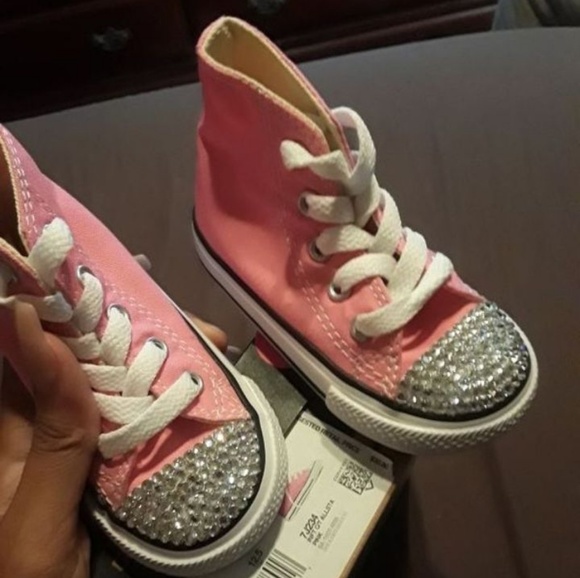 Toddler Chucks with swarvaski crystals - Picture 2 of 3