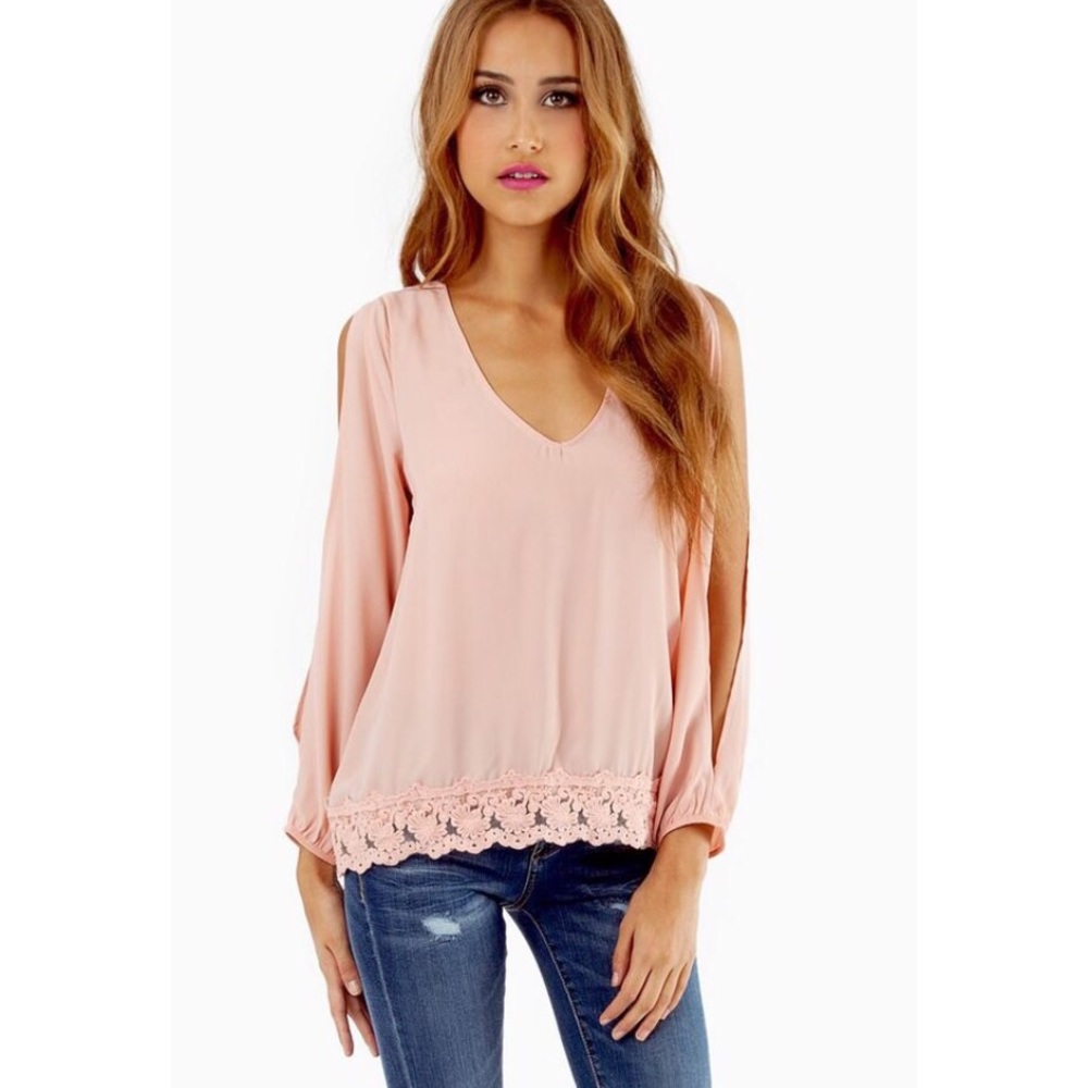 Tobi trimmed avenues blush blouse
