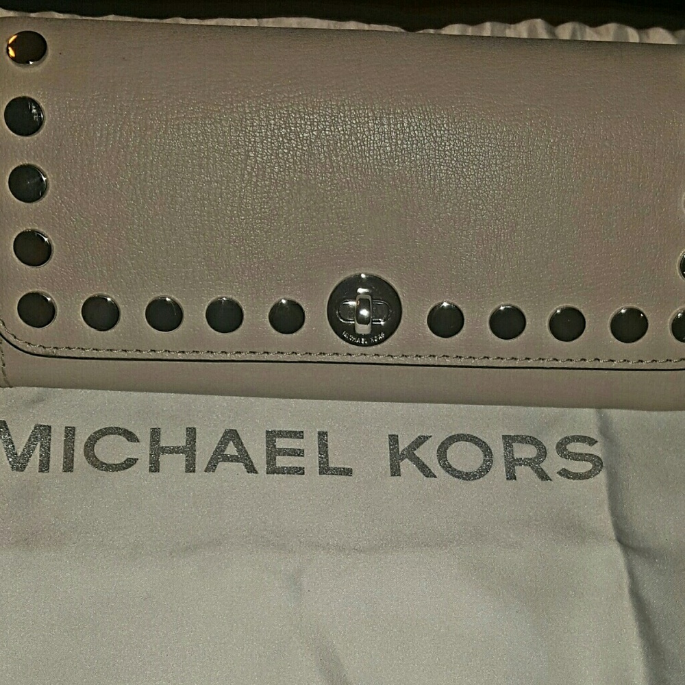 Micheal kors studded wallet
