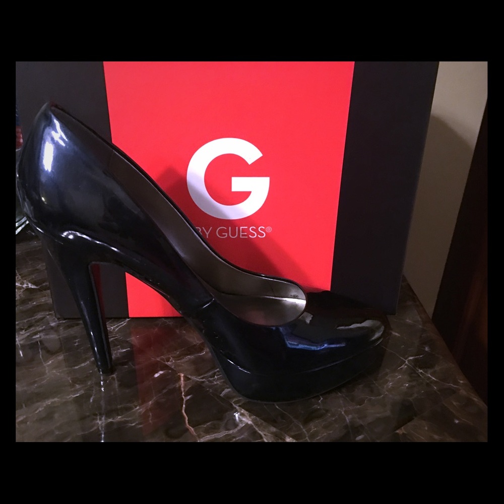 Guess Platform Pumps Size 10