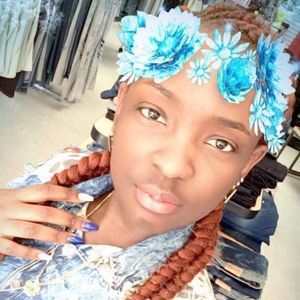 Meet your Posher, Nikia