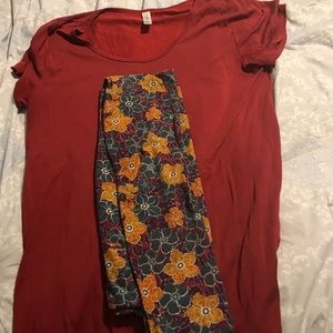 Large lularoe classic tee with os leggings