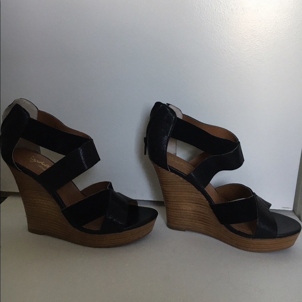 Seychelles Wedges